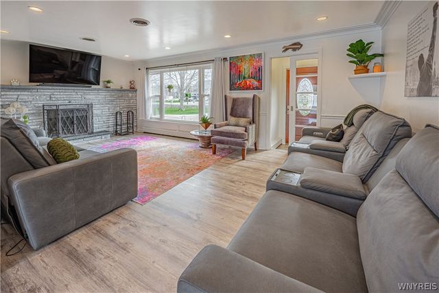 6998 Shawnee Road, Wheatfield, NY 14120