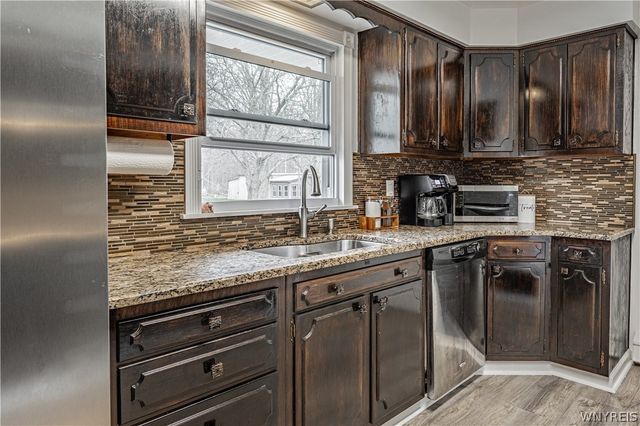 6998 Shawnee Road, Wheatfield, NY 14120