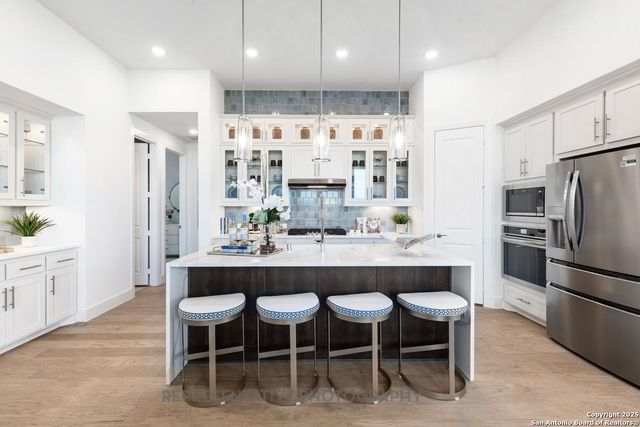 313 White Oak, Castroville, TX 78009