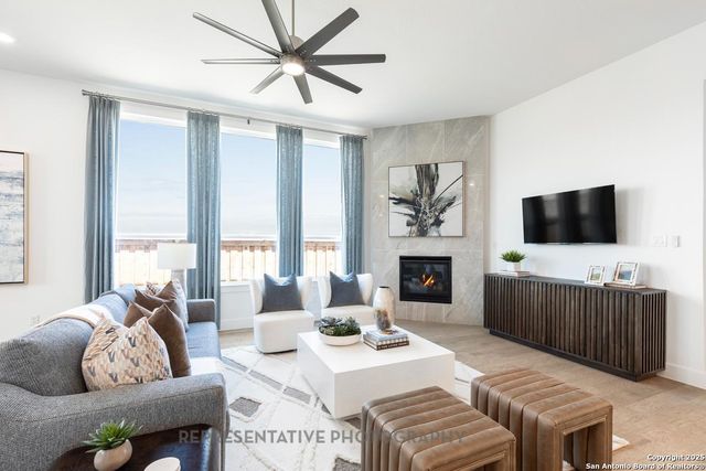 313 White Oak, Castroville, TX 78009