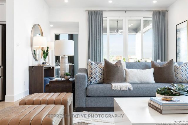 313 White Oak, Castroville, TX 78009