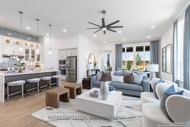 313 White Oak, Castroville, TX 78009