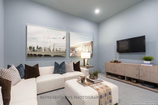 313 White Oak, Castroville, TX 78009