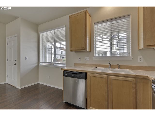 8654 Ne HYDE PARK Ln, Hillsboro, OR 97006