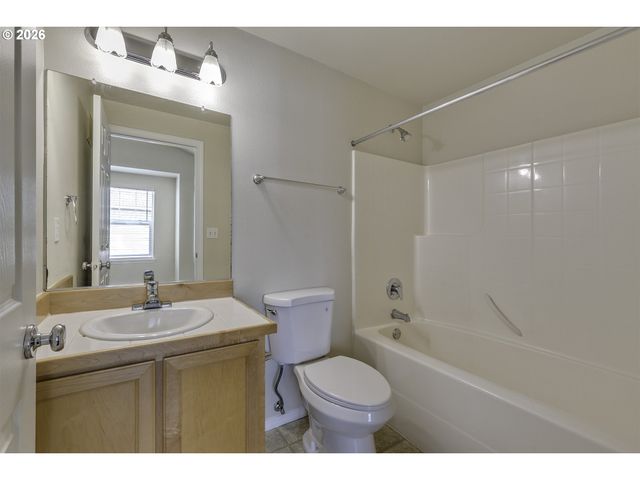 8654 Ne HYDE PARK Ln, Hillsboro, OR 97006