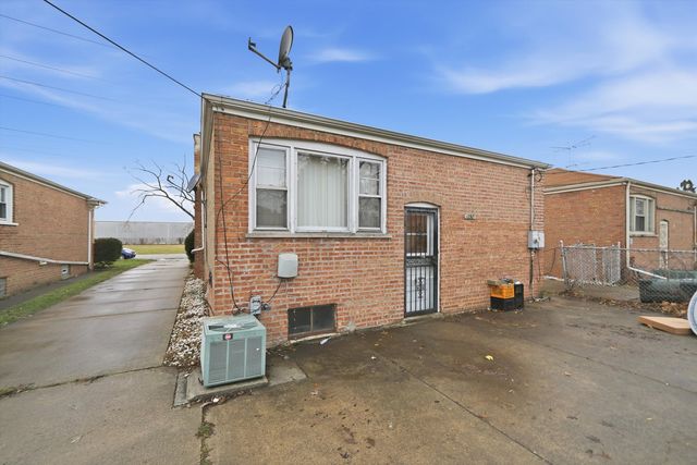 13921 S Stewart Avenue, Riverdale, IL 60827