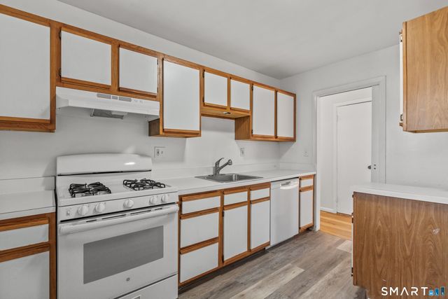 323 Hamilton Court B, Stamford, CT 06902