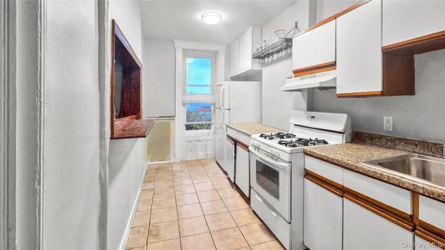 6439 74th Avenue, Glendale, NY 11385