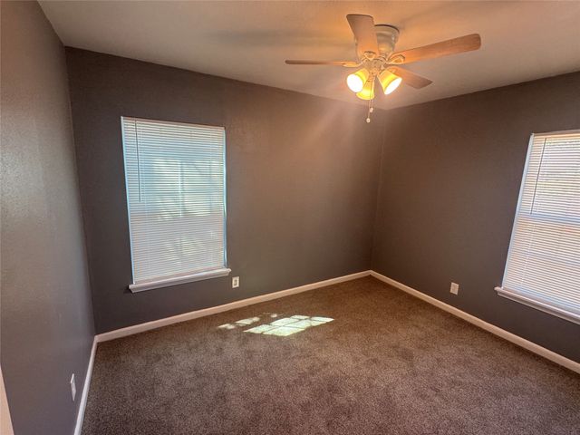 4040 Runnels Street, Fort Worth, TX 76106