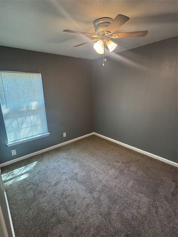 4040 Runnels Street, Fort Worth, TX 76106