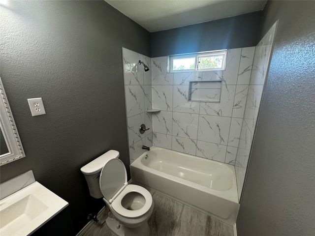4040 Runnels Street, Fort Worth, TX 76106