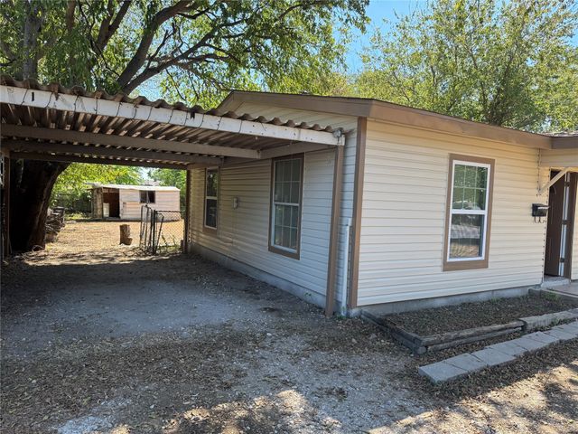 4040 Runnels Street, Fort Worth, TX 76106