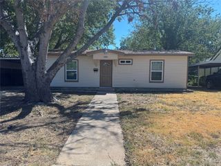 4040 Runnels Street, Fort Worth, TX 76106