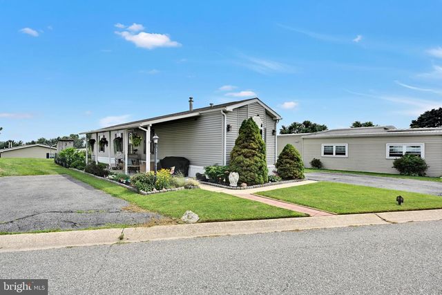 40 RIDGEWOOD MNR, Manheim, PA 17545