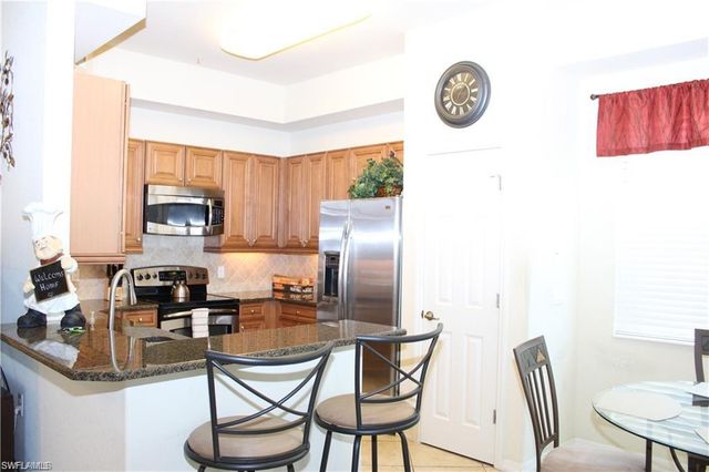 10542 Smokehouse Bay DR 101, Naples, FL 34120