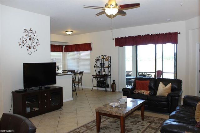 10542 Smokehouse Bay DR 101, Naples, FL 34120