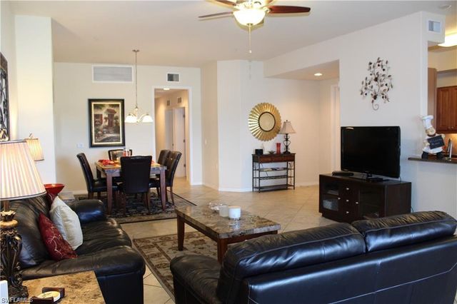 10542 Smokehouse Bay DR 101, Naples, FL 34120