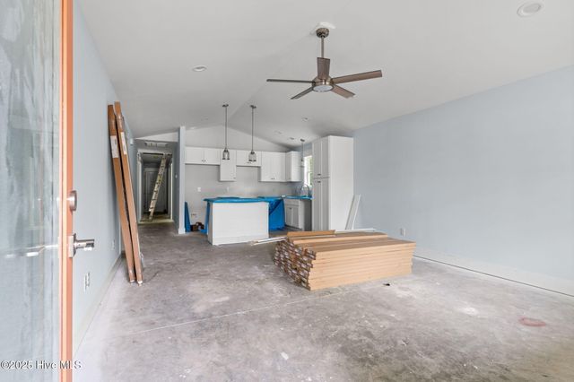 1200 N Caswell Avenue, Southport, NC 28461