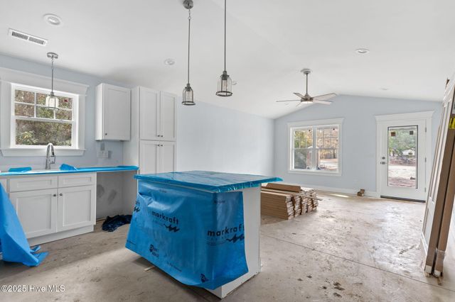 1200 N Caswell Avenue, Southport, NC 28461