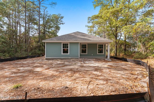 1200 N Caswell Avenue, Southport, NC 28461