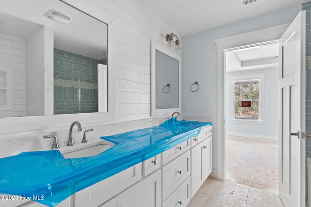 1200 N Caswell Avenue, Southport, NC 28461