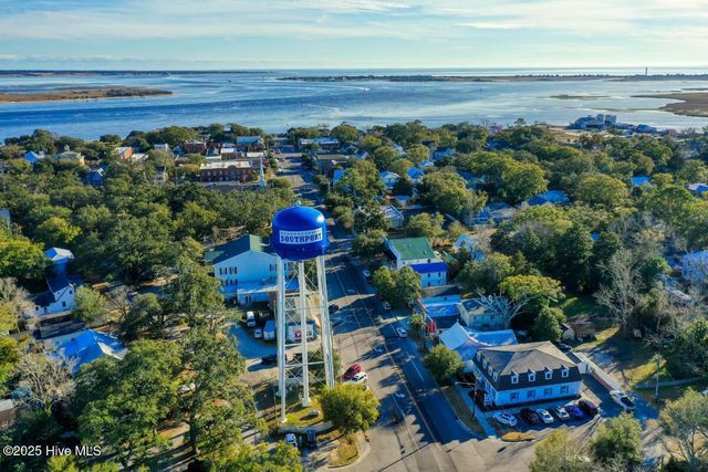 1200 N Caswell Avenue, Southport, NC 28461