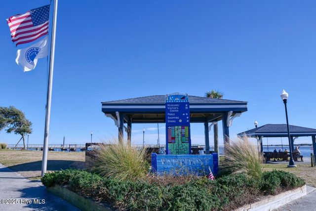 1200 N Caswell Avenue, Southport, NC 28461