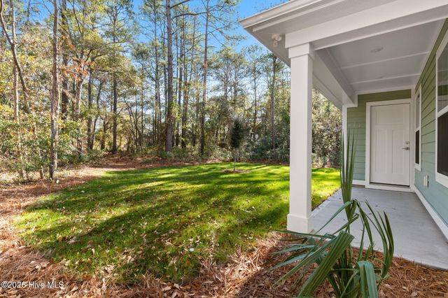 1200 N Caswell Avenue, Southport, NC 28461