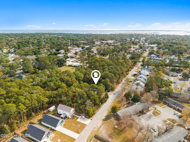 1200 N Caswell Avenue, Southport, NC 28461