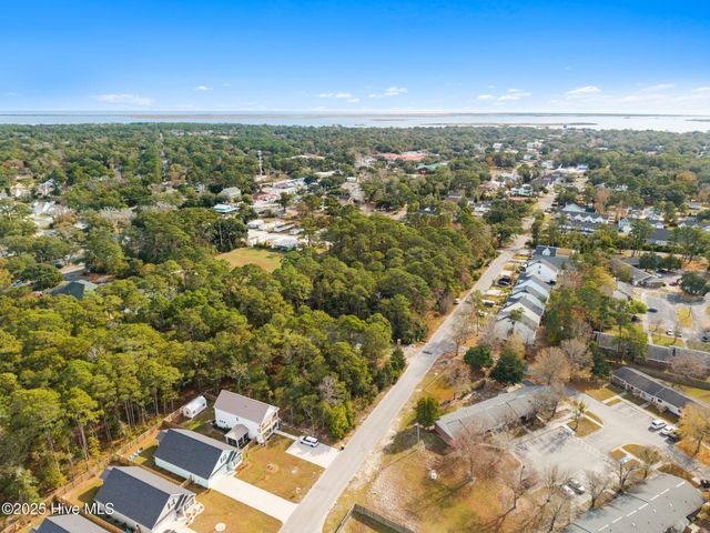 1200 N Caswell Avenue, Southport, NC 28461