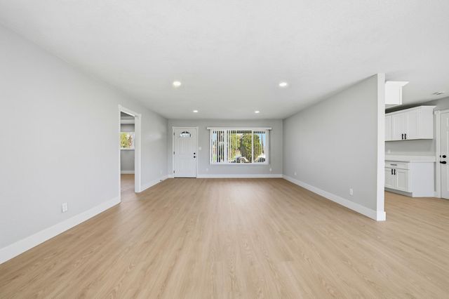 4904 Tulsa Ave, Olivehurst, CA 95961