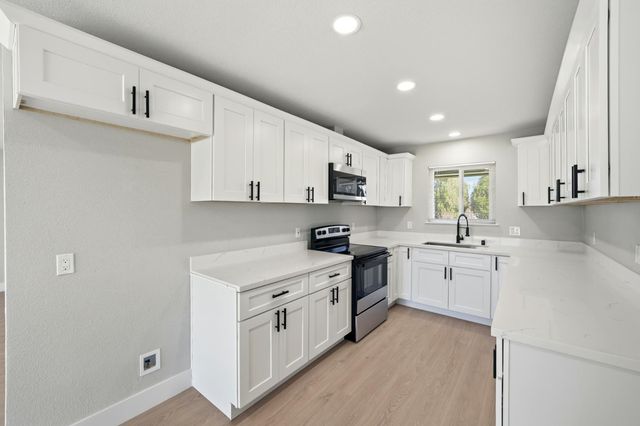 4904 Tulsa Ave, Olivehurst, CA 95961