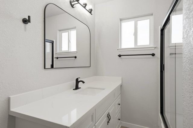 4904 Tulsa Ave, Olivehurst, CA 95961