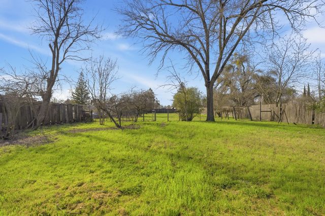 4904 Tulsa Ave, Olivehurst, CA 95961