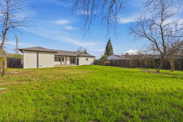 4904 Tulsa Ave, Olivehurst, CA 95961