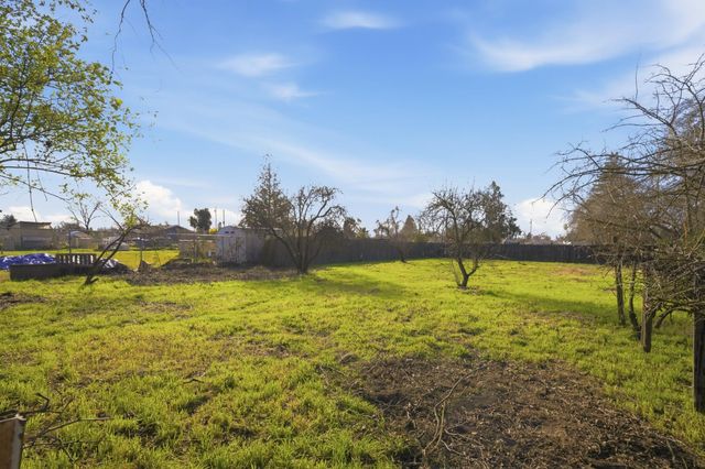 4904 Tulsa Ave, Olivehurst, CA 95961