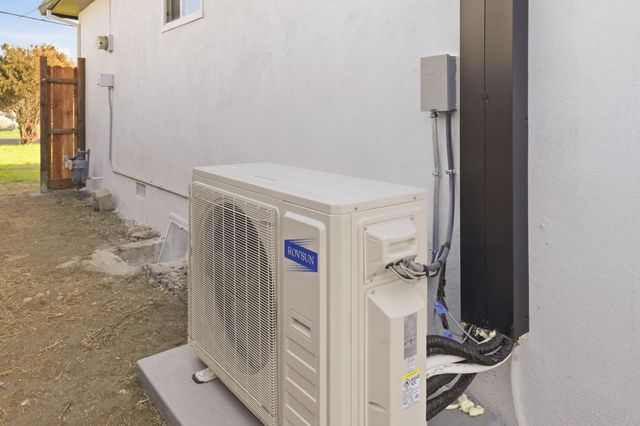 4904 Tulsa Ave, Olivehurst, CA 95961