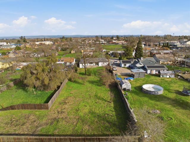 4904 Tulsa Ave, Olivehurst, CA 95961