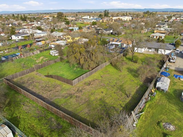 4904 Tulsa Ave, Olivehurst, CA 95961