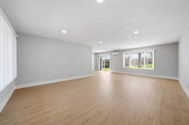 4904 Tulsa Ave, Olivehurst, CA 95961