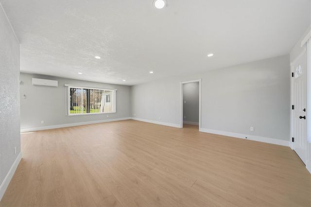 4904 Tulsa Ave, Olivehurst, CA 95961