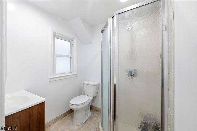 41 Ackerman Dr, Fair Lawn Boro, NJ 07410