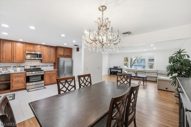 41 Ackerman Dr, Fair Lawn Boro, NJ 07410