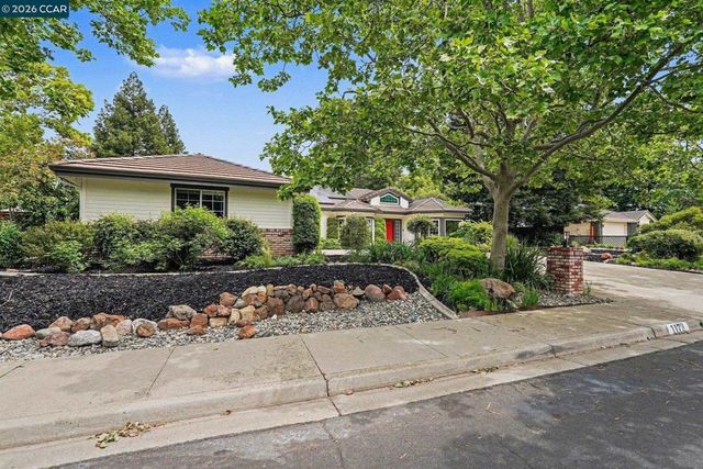 1172 Flowerwood Pl, Walnut Creek, CA 94598