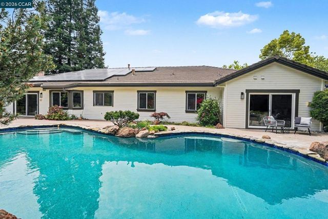 1172 Flowerwood Pl, Walnut Creek, CA 94598