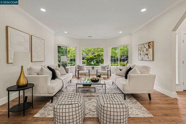 1172 Flowerwood Pl, Walnut Creek, CA 94598