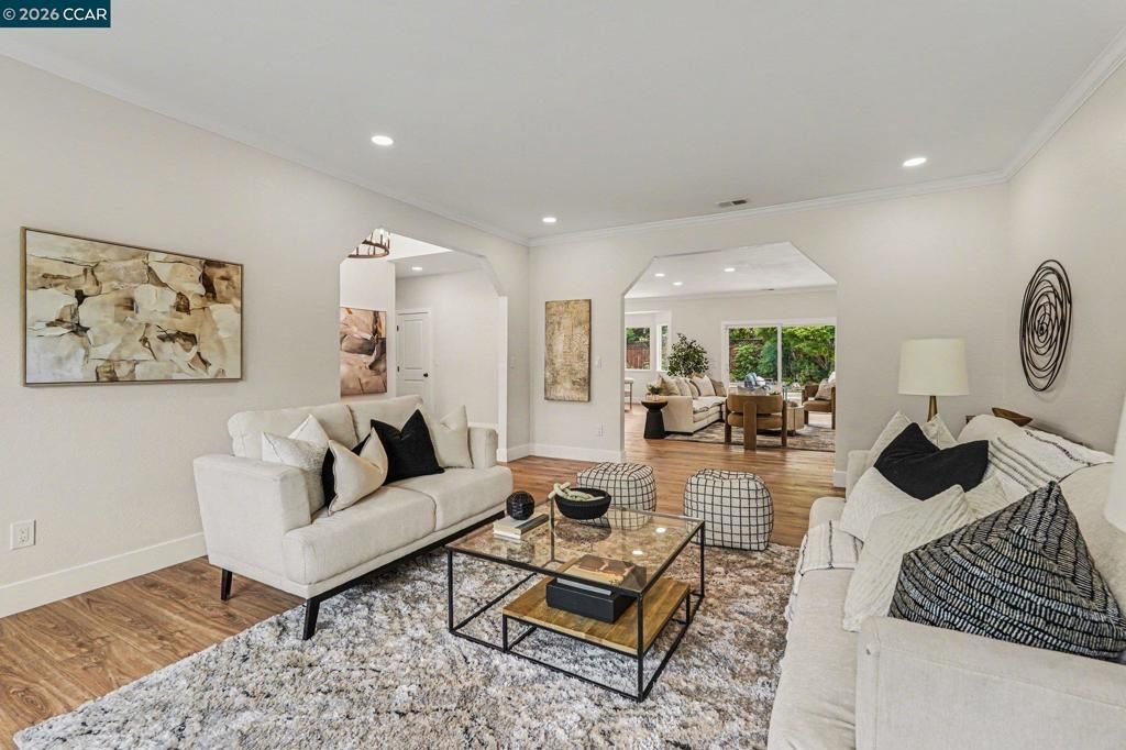 Image 4 of property listing at 1172 Flowerwood Pl, Walnut Creek, CA 94598