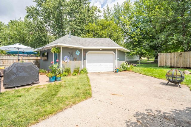 3214 Nixon Avenue, Ames, IA 50010