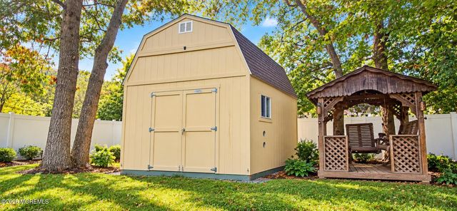180 Gunwale Road, Manahawkin, NJ 08050