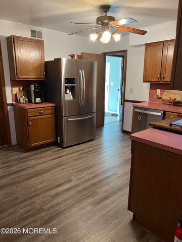 180 Gunwale Road, Manahawkin, NJ 08050